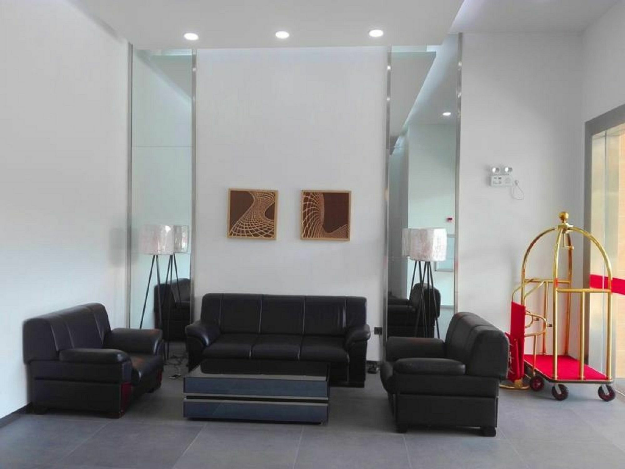 Eastland Hotel & Apartment Phnom Pen Exterior foto