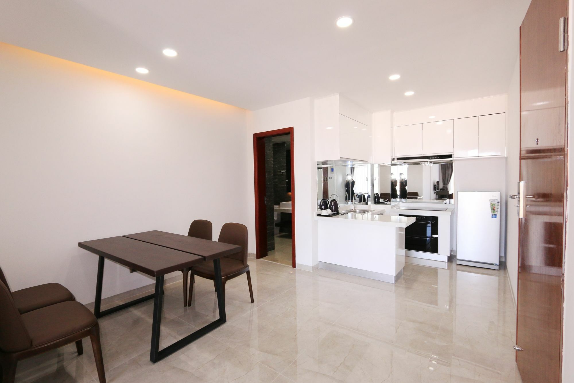Eastland Hotel & Apartment Phnom Pen Exterior foto